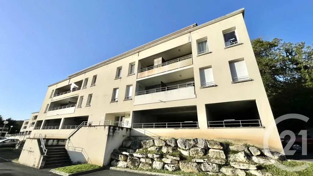 Välivaade - 2-Bedroom Apartment with Pool Access in Trélissac