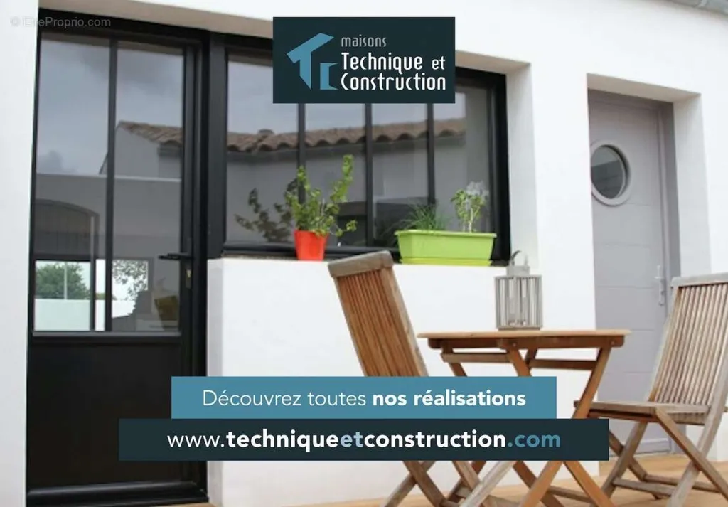 Terrasse - Terrain à Bâtir au Cœur du Bourg à Saint-Jean-de-Liversay