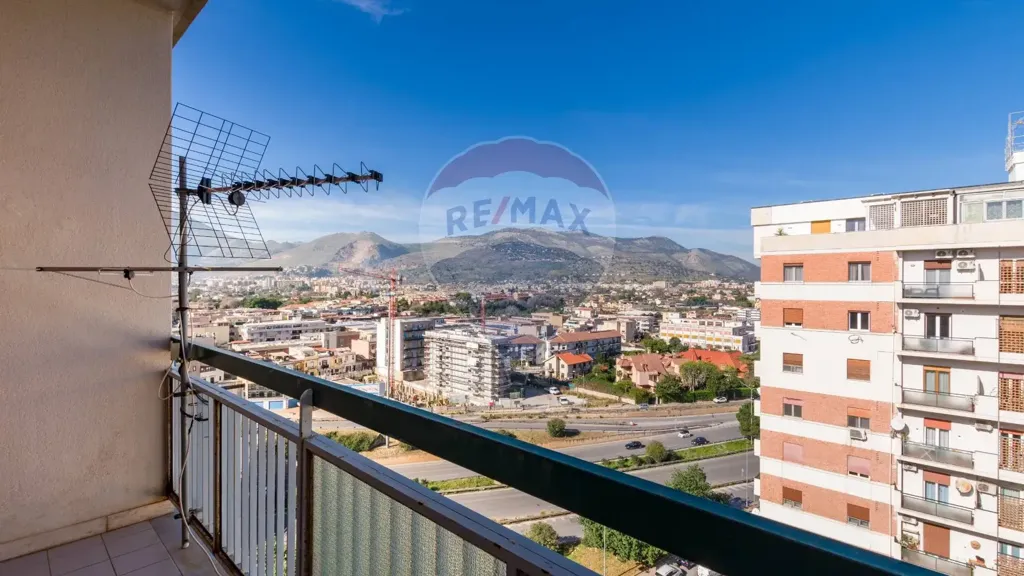 Balcony - Apartment with Balcony in Palermo