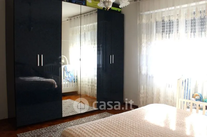 Camere da letto - Appartamento con balcone e garage a Fiesso Umbertiano