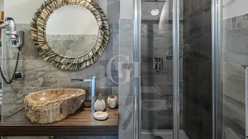 Salles de bain - Luxury Villa with Heated Pool near Desenzano