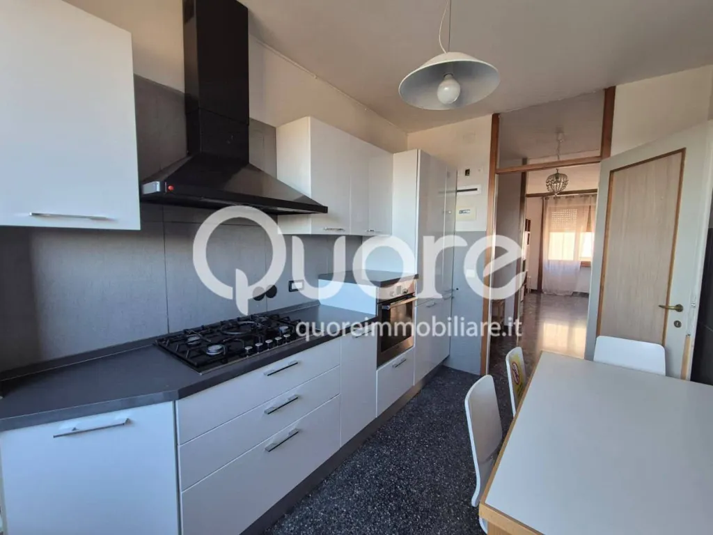 Cuisine - Spacious Apartment with Castle View in Udine