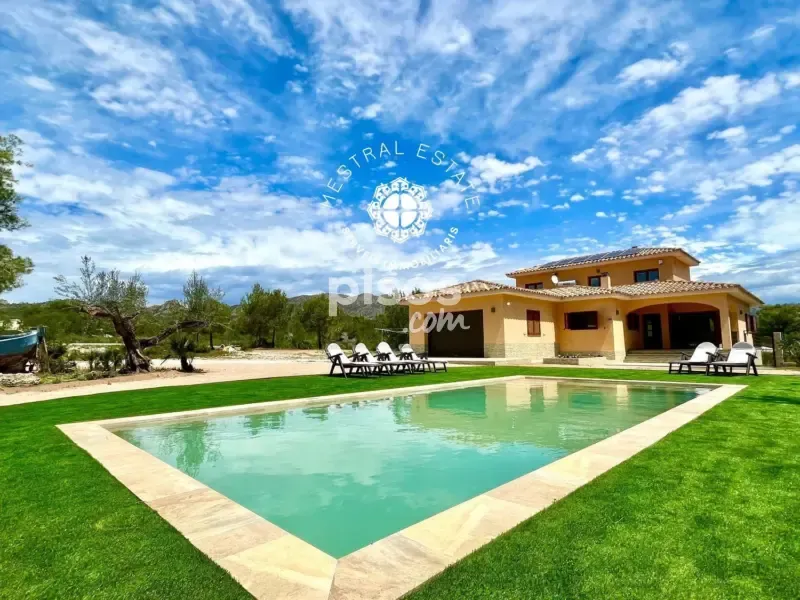 Piscine - Luxury Villa with Private Pool in Costa Dorada