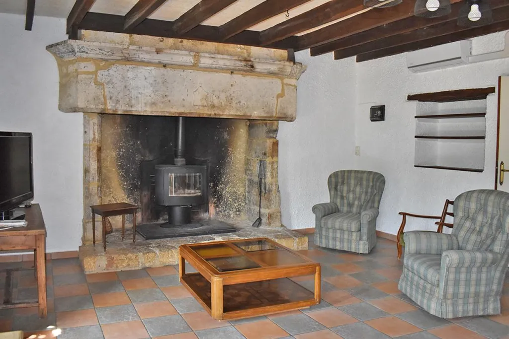 Elutuba - Rustic Stone House with Garden in Salignac-Eyvignes