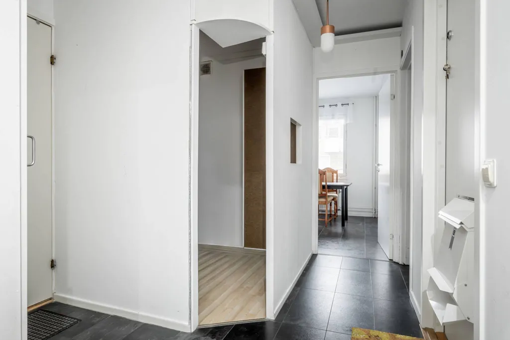 Entrée - Bright 2nd Floor Flat with Balcony on Granövägen