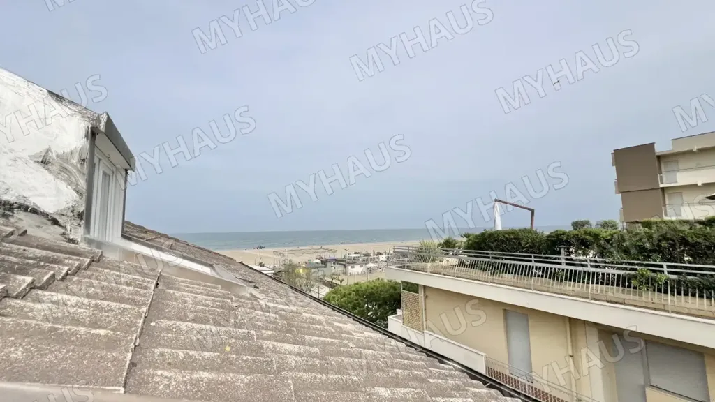 Terrasse - Seafront Trilocale with Balcony in Cervia