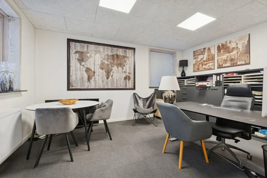 Studio - Fully Let Commercial Property in Bredsten