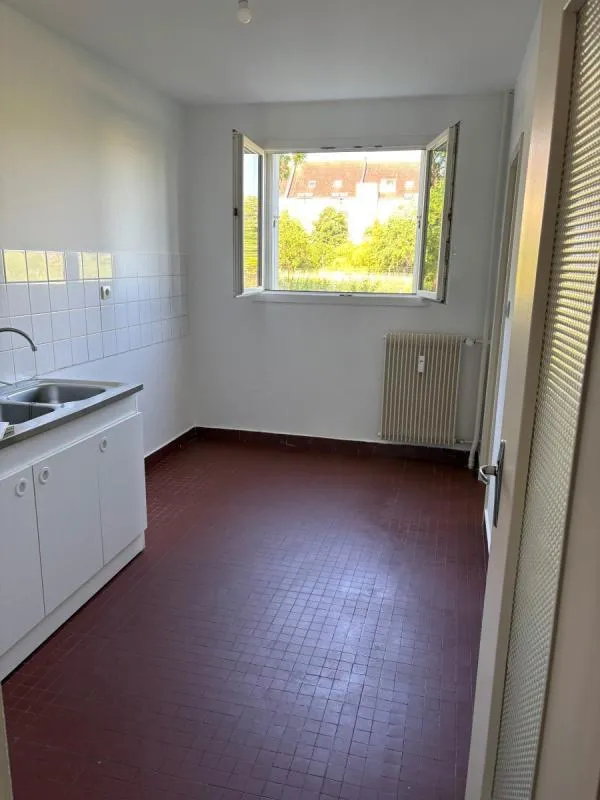 Köök - 5-Bedroom Flat with Secure Access in Gevrey Chambertin