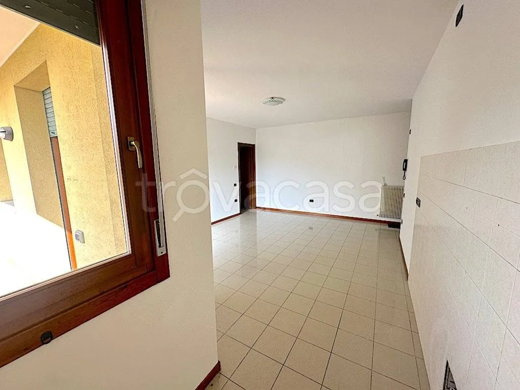 Entrée - Trilocale with Balcony in Piombino Dese