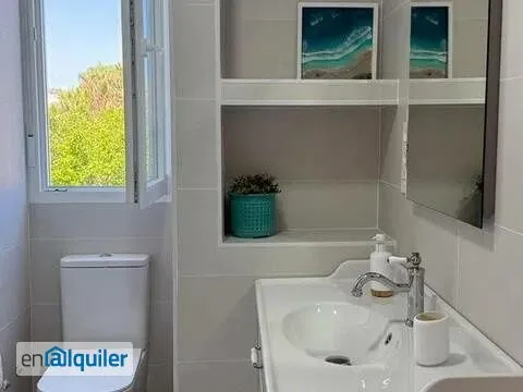 Bathrooms - Modernised Apartment with Sea View in Almuñécar