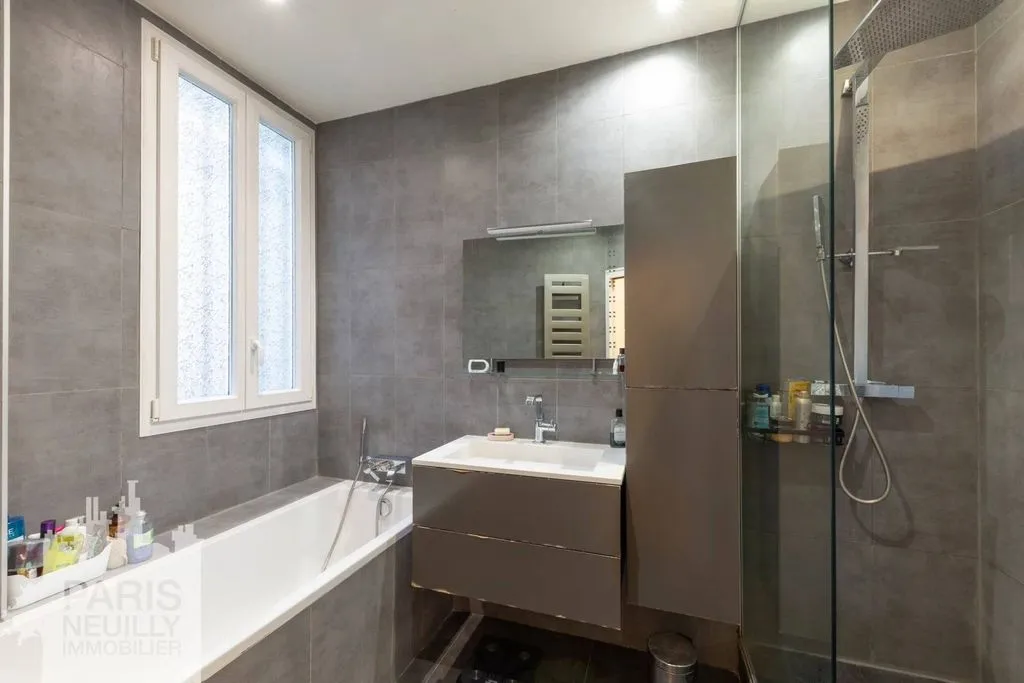 Salles de bain - Appartement de Luxe avec Ascenseur à Ternes