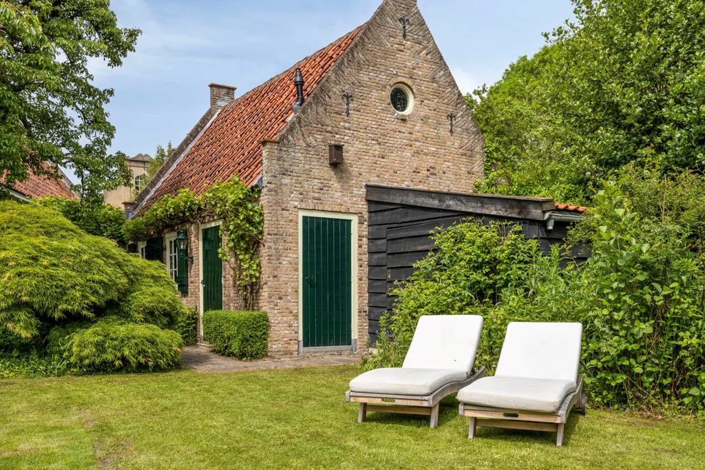 Aed - Historic House with Character in Drimmelen