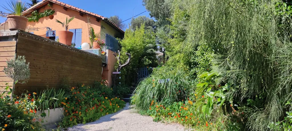 Garden - Studio with Balcony in Cassis