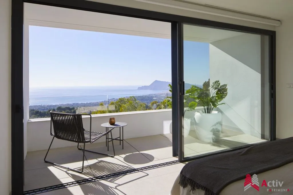 Rõdu - Contemporary Villa with Elevator in Altea