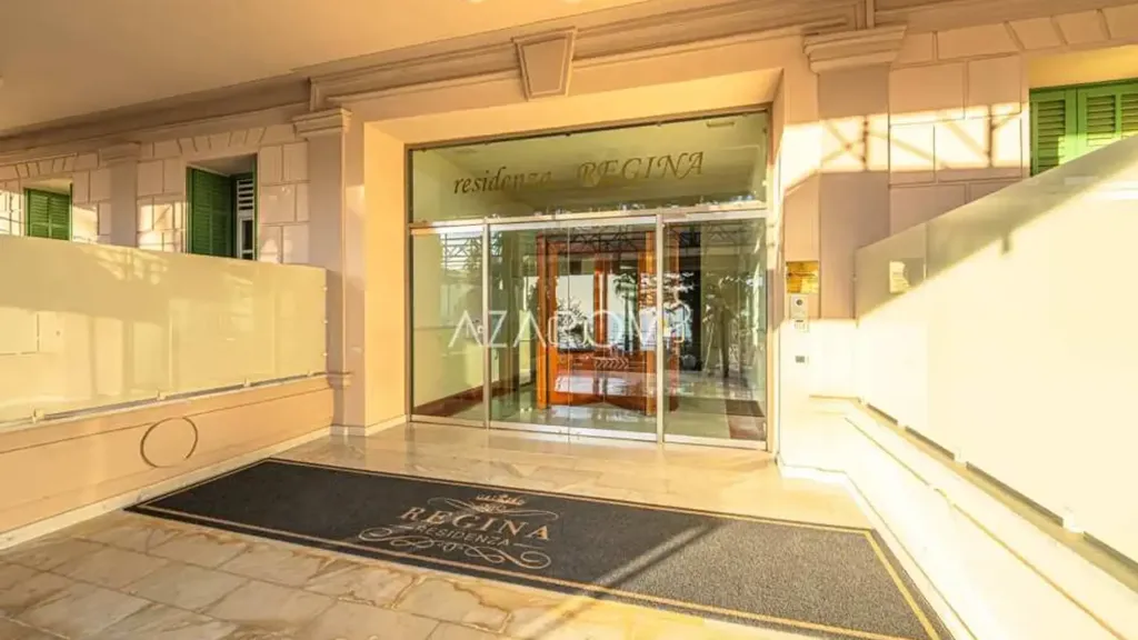 hallway_entrance