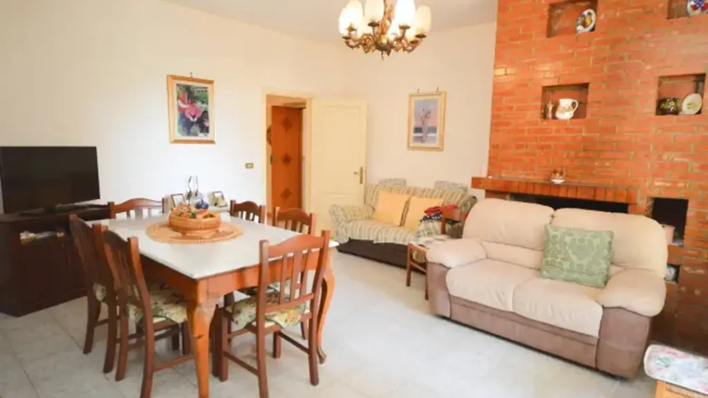 Dining Room - Multi-Unit Building with Panoramic View in Cariati