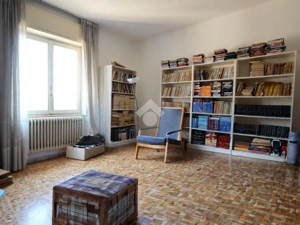 Trilocale with Balcony in Borgosatollo