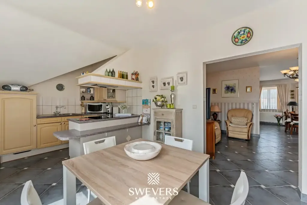 Cuisine - Maison à Deux Unités avec Terrasse à Diepenbeek
