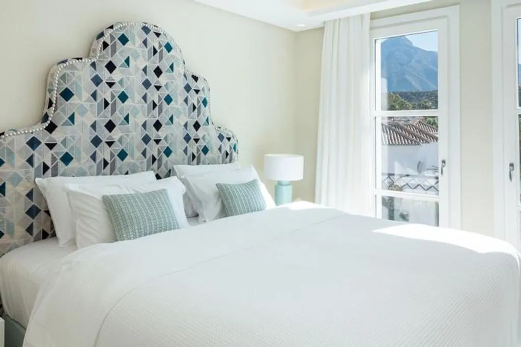 Chambres - Luxury Villa with Pool and Mountain View in Marbella