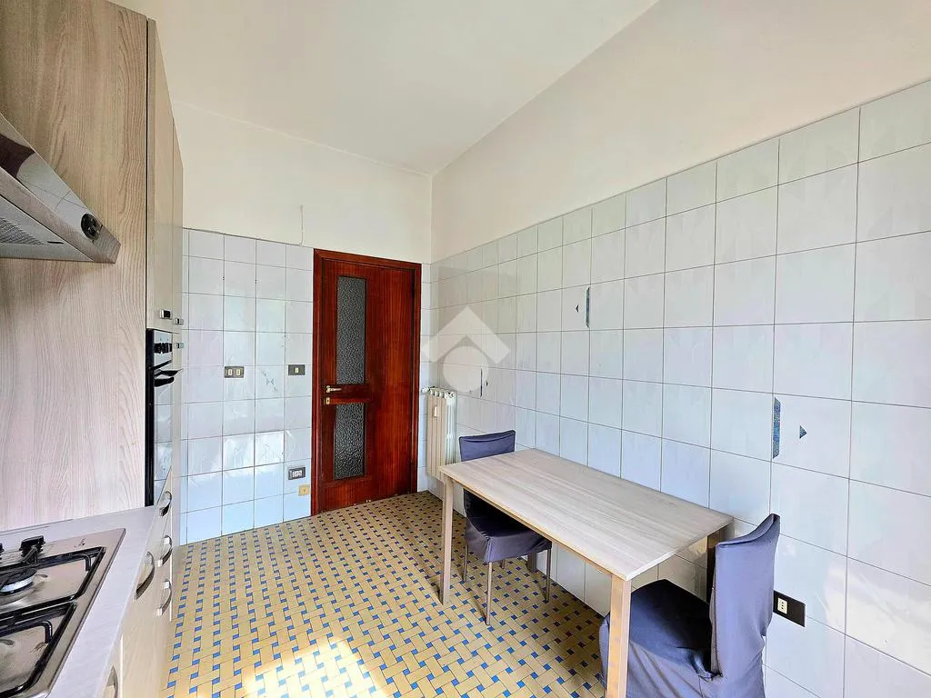 Salle à manger - Apartment with Balcony in Savona