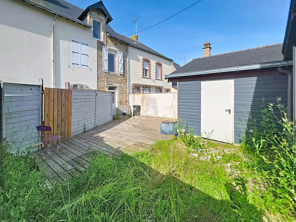 Aed - Three-Bedroom House with Courtyard in Maumusson