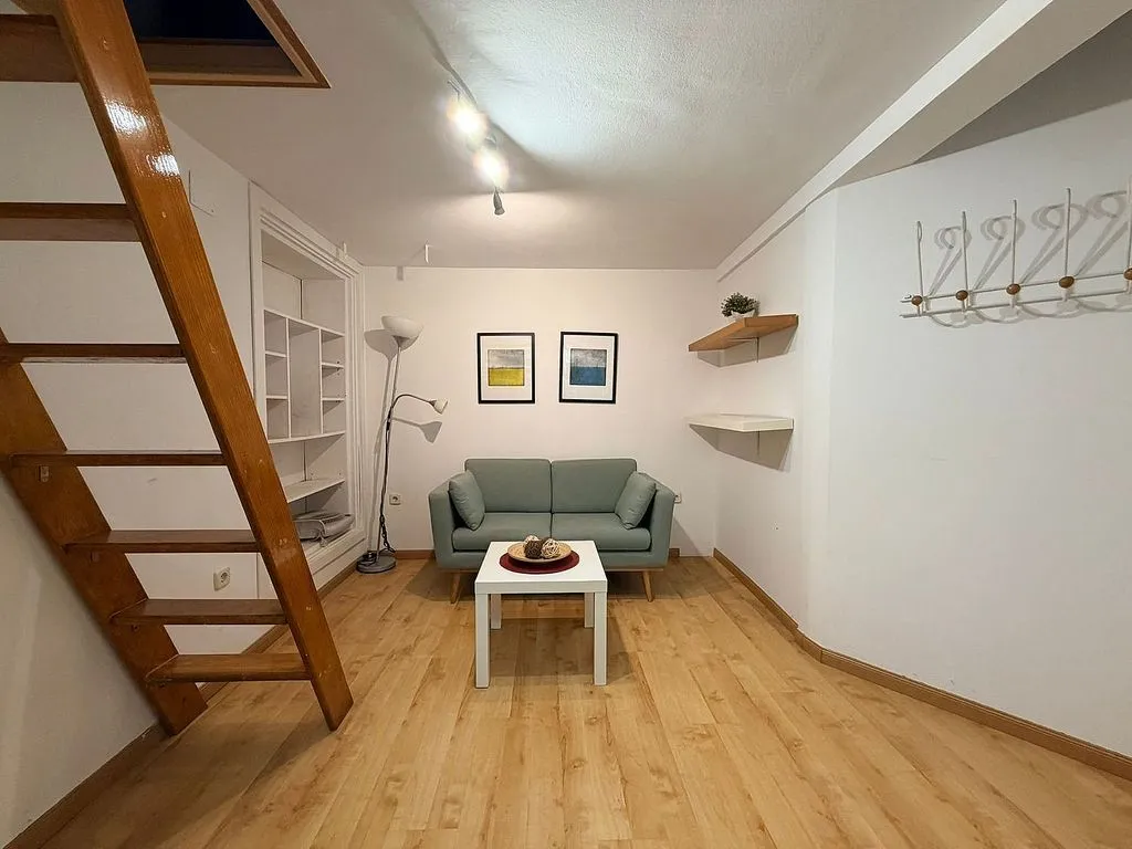 Elutuba - Duplex with Ascender in Salamanca, Madrid