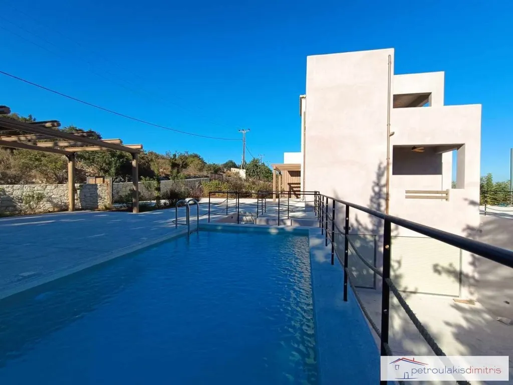 Piscine - Luxury Villa with Panoramic Views in Gavalochori