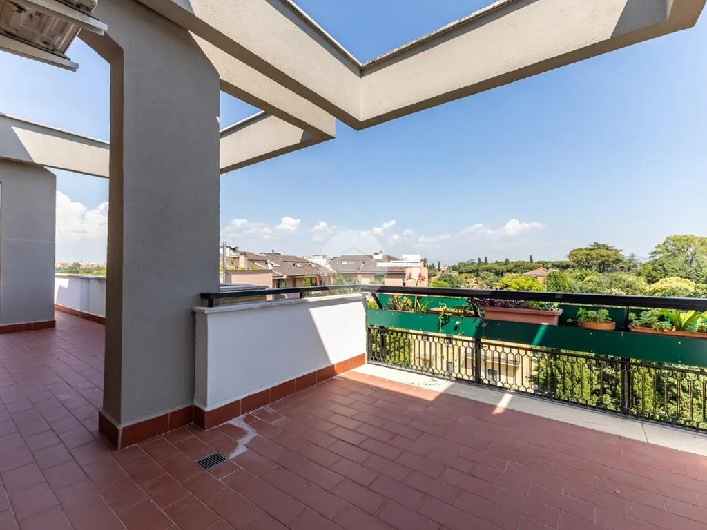 Terrace - Penthouse with Park Views in Ardeatino