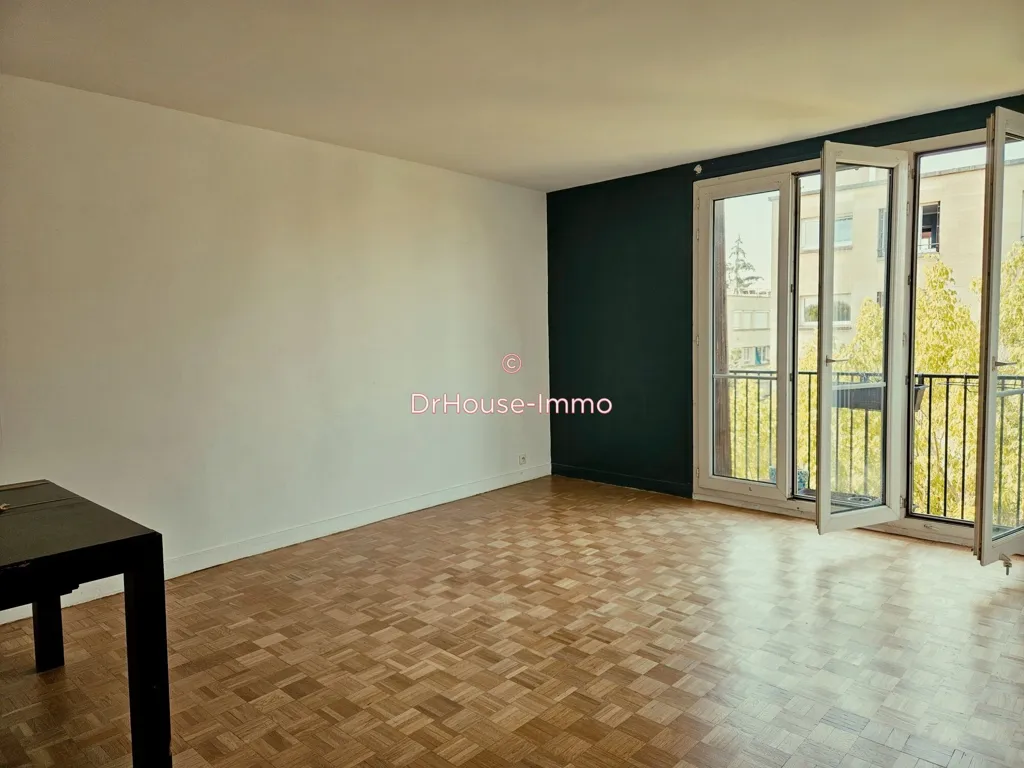 Soggiorno - 3-Bedroom Flat, South-Facing, Near RER