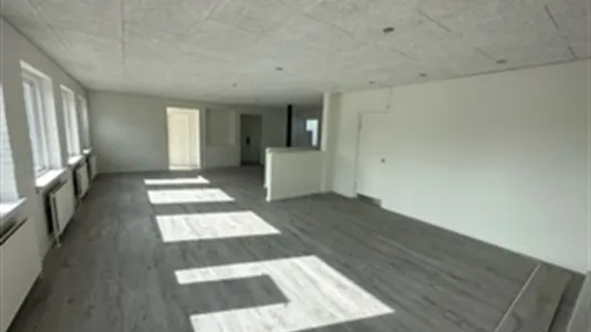 Toad - Office Space with Parking in Grindsted
