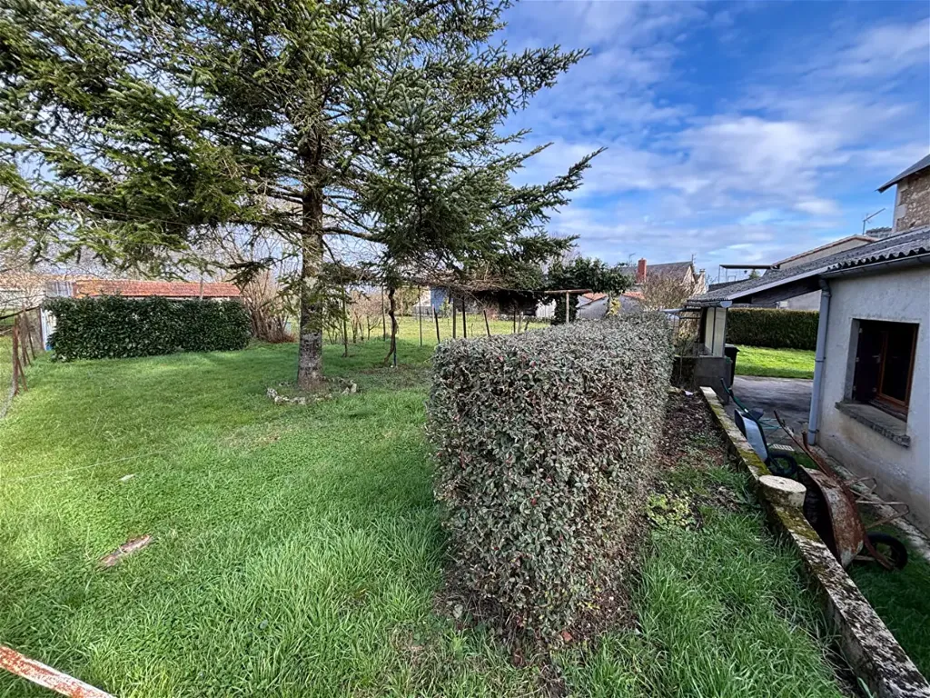 Garden - Stone House with Garden in Chauvigny