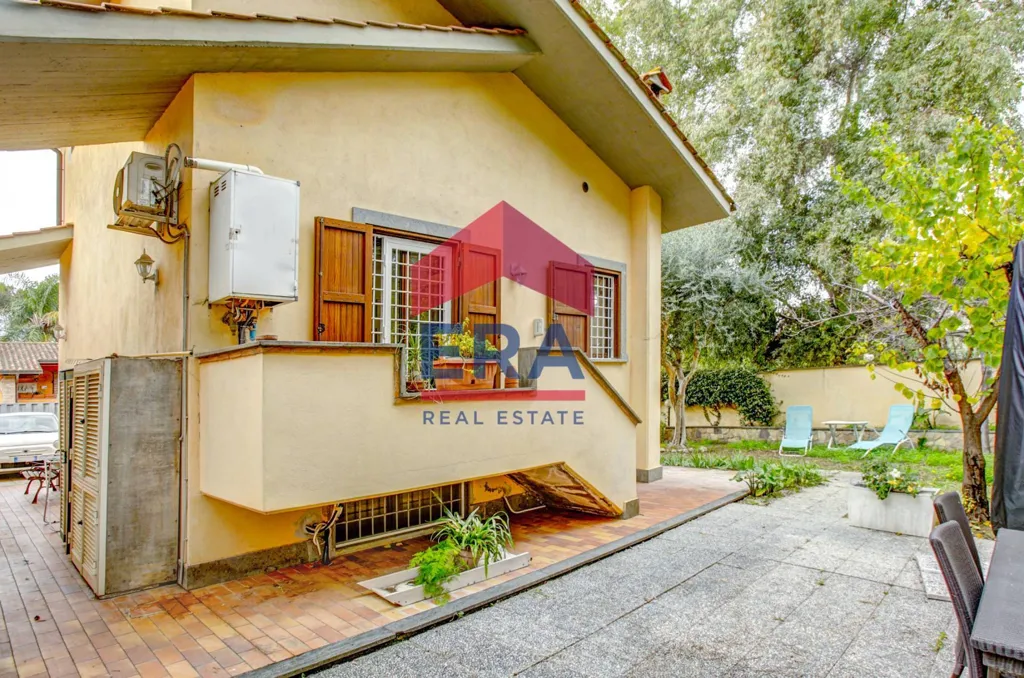 Välivaade - Villa with Garden in Infernetto, Rome