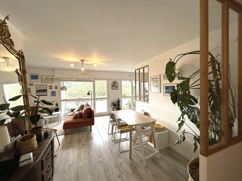 Séjour - Appartement 2 Chambres avec Balcon à Rennes