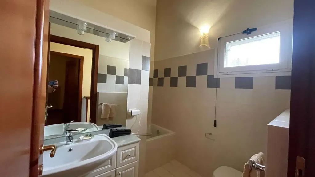 Salles de bain - Villa with Private Garden in Prignano Sulla Secchia