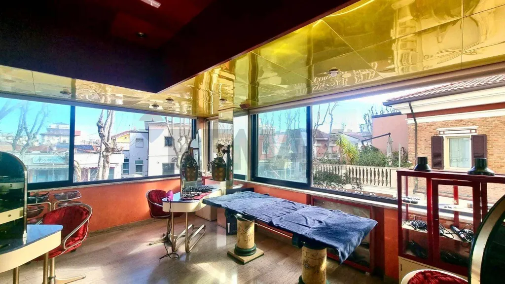 Terrasse - Commercial Space with Ascender in Bellaria-Igea Marina