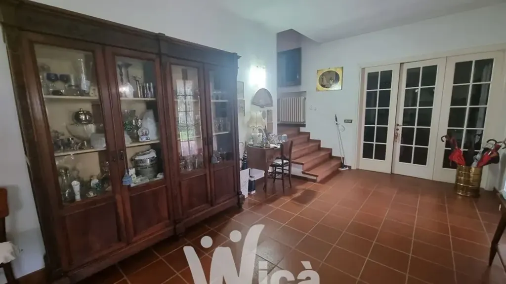 Esik - Villa with Garden in Cervia Thermal Zone