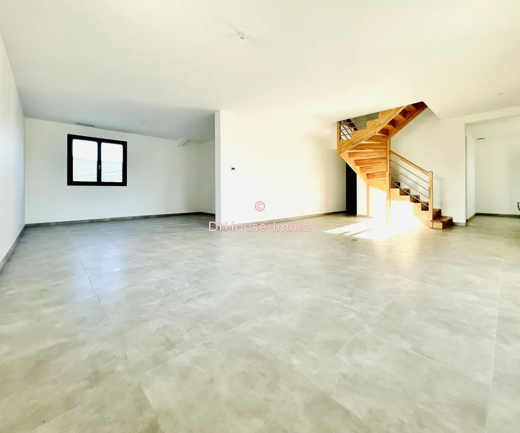 Séjour - Villa 4 Pièces avec Piscine à Murviel-lès-Beziers