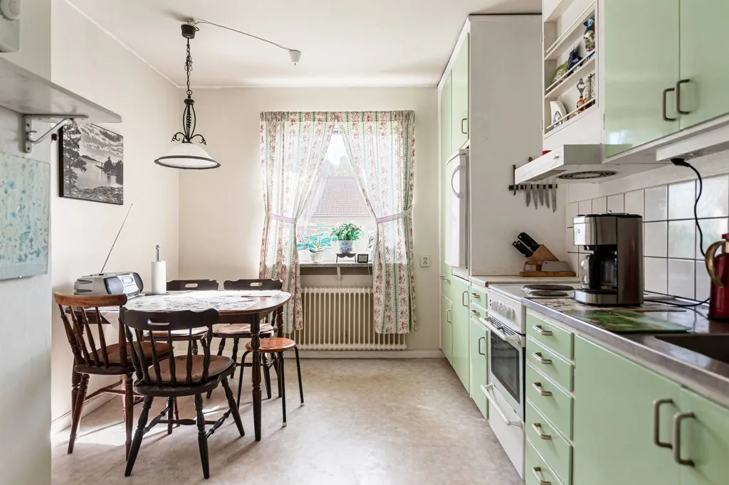 Cuisine - Two-Bedroom Flat with Balcony in Tystberga