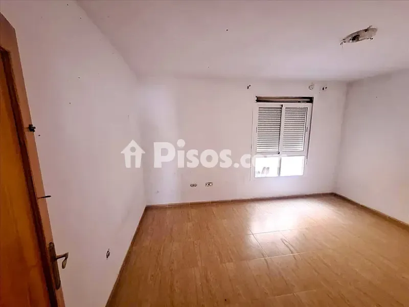 Pièces - Ground Floor Flat with Renovation Potential in Roquetas de Mar