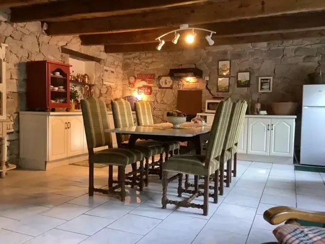 Salle à manger - Maison de Caractère avec Vue sur Rivière à Guémené sur Scorff
