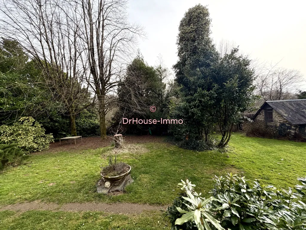Aed - Stone House with Park in Sadroc