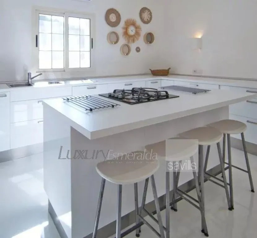 Kitchen - Luxury Villa with Sea View in San Teodoro