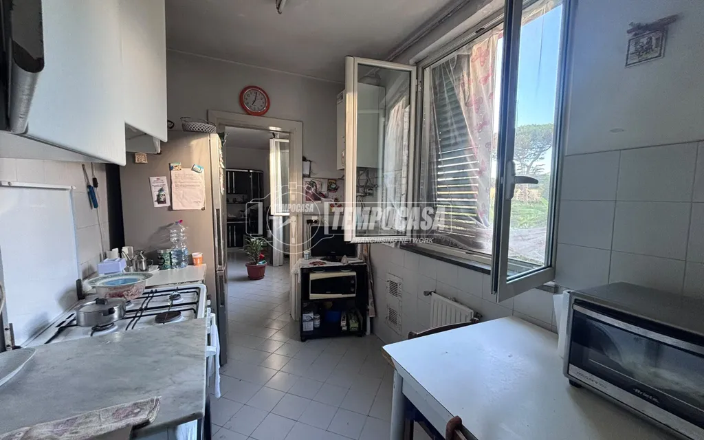 Cucina - Quadrilocale with Private Courtyard in Naples