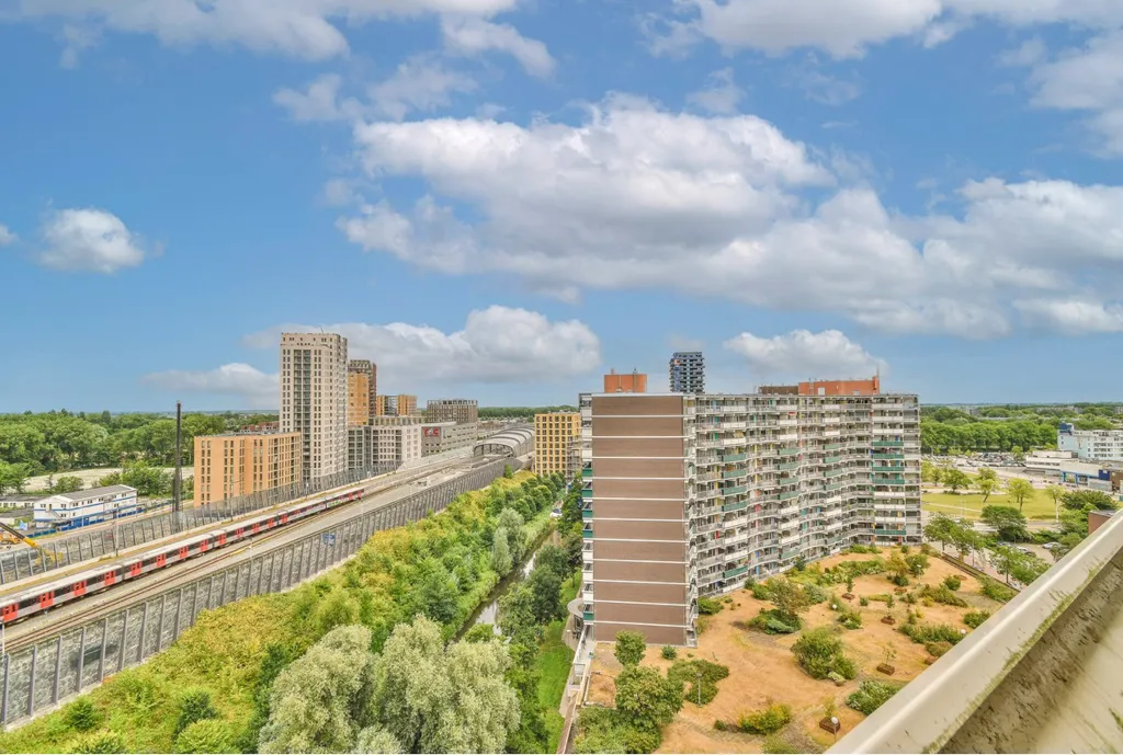 Vue aérienne - Flat Room with Metro Access in Central Location