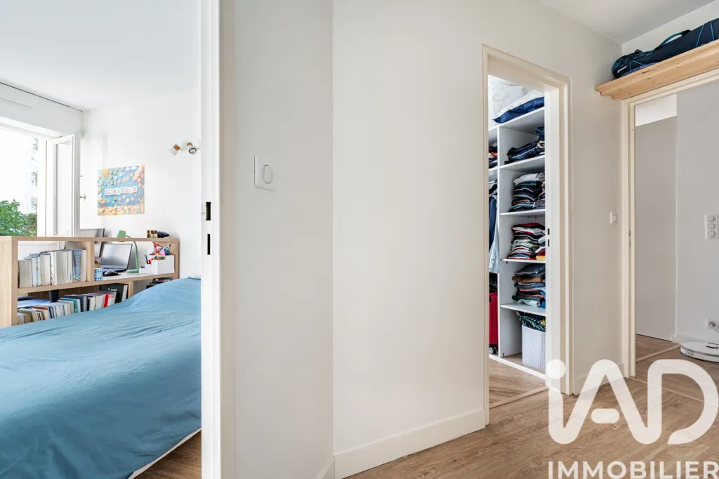 Magamistoad - 3-Bedroom Flat with Parking in Central Location