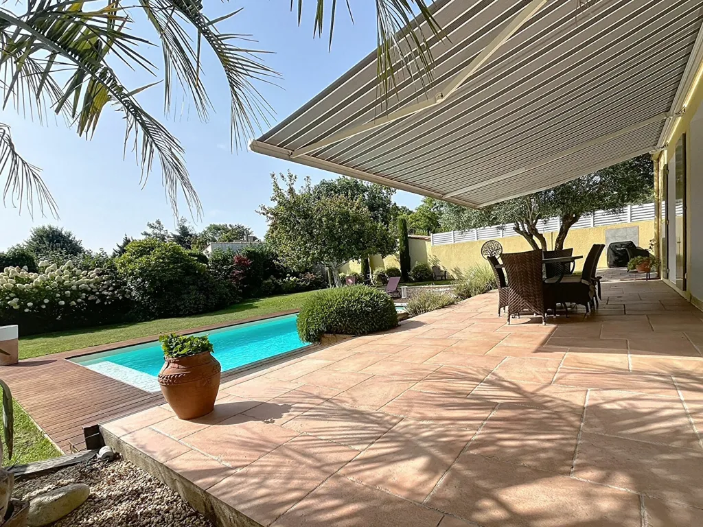 Piscine - Maison avec Piscine et Terrasse à LAGORD