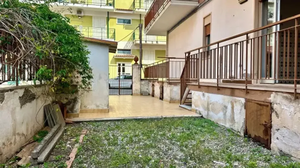 Aed - Ground Floor Apartment with Garden in Oliveri
