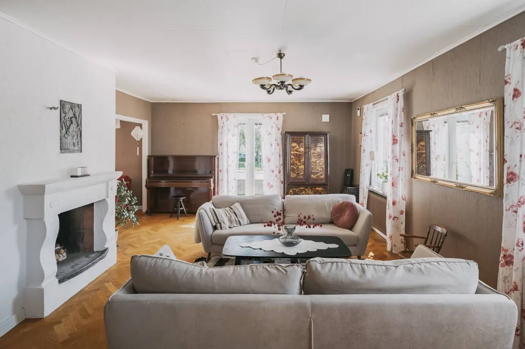 8-room house in Töreboda kommun