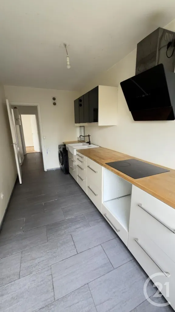 Köök - 2-Bedroom Flat with Balcony in Évry