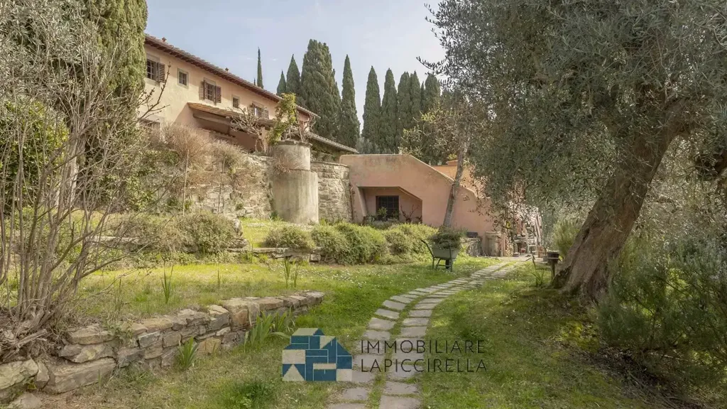 Jardin - Conservatively Reworked Villa with Olive Grove in Settignano